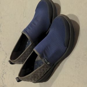 BZEES SLIP ON SNEAKER
